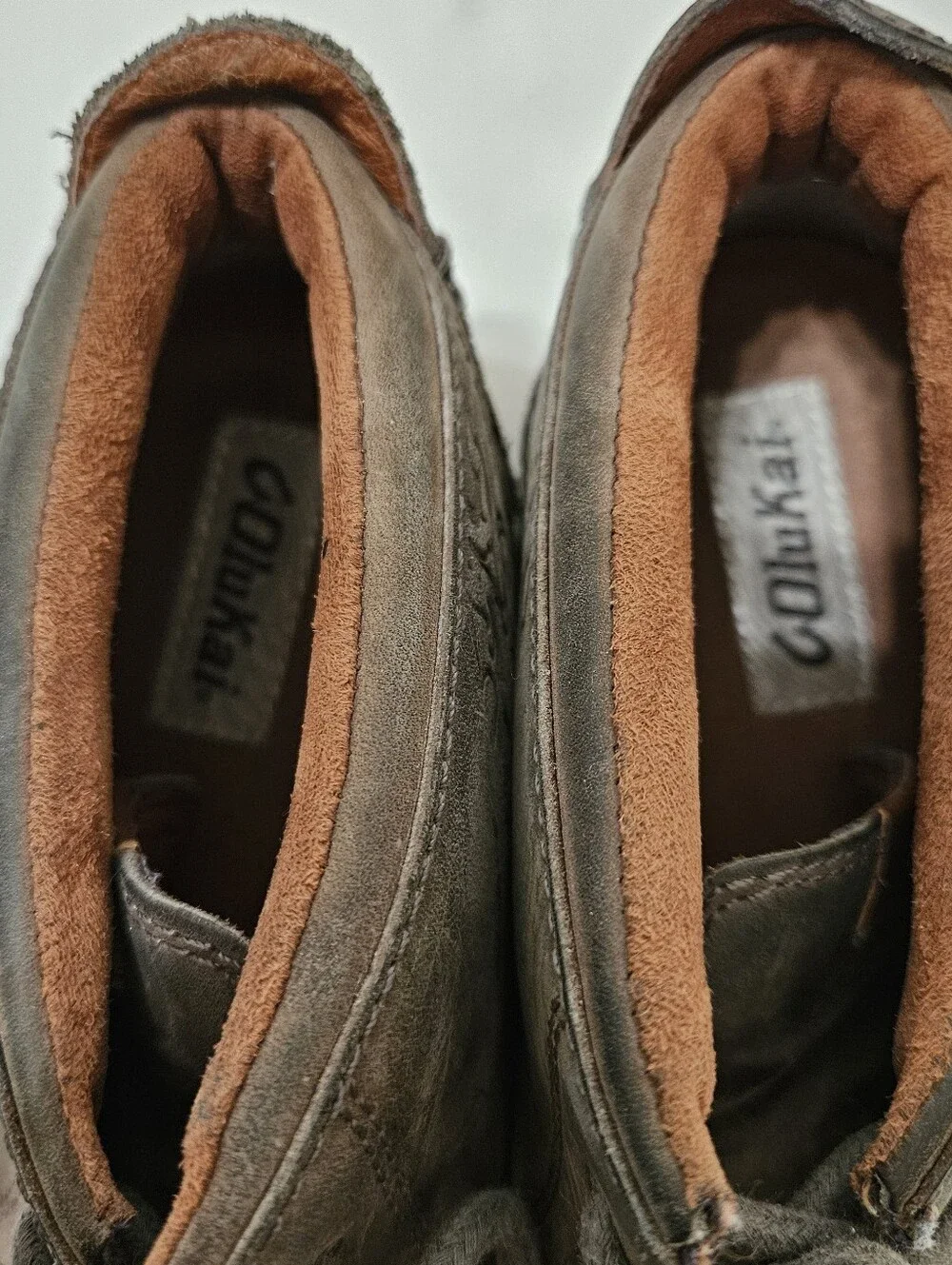 OluKai Men's Size 11 Brown Kamuela Leather Embossed Ankle Chukka Boots
